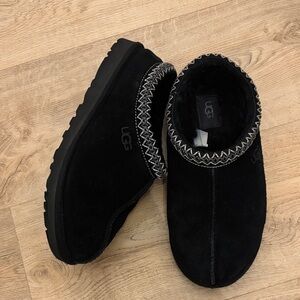Ugg Tasman Black Slipper W8